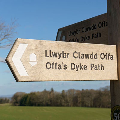 Footpath fingerpost